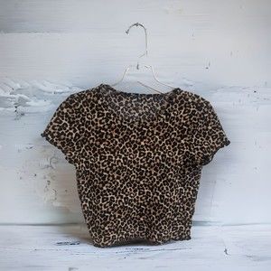 American Eagle Cropped Animal Print Leopard Print Tee Top Women's Size Small